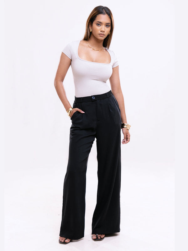 Lily Square Neck Short Sleeved Crop Top